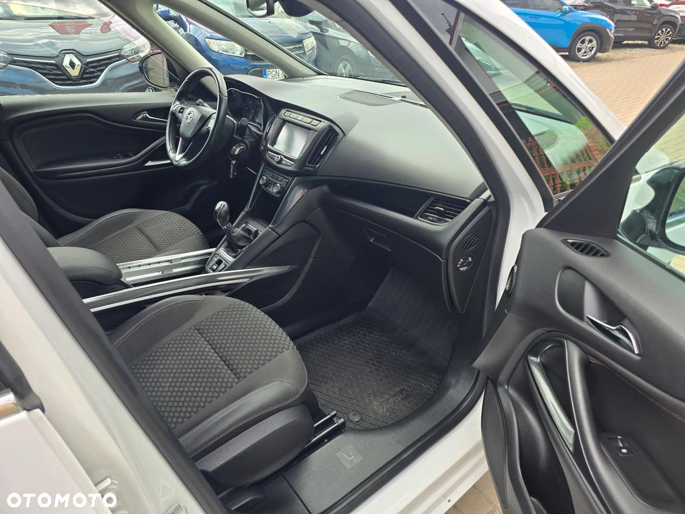Opel Zafira - 11