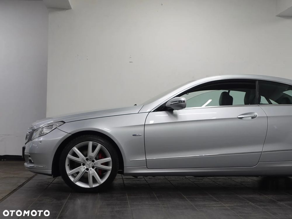 Mercedes-Benz Klasa E 350 CDI DPF BlueEFFICIENCY 7G-TRONIC Avantgarde - 16
