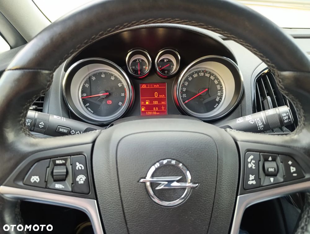 Opel Astra 1.4 Turbo Exklusiv - 24
