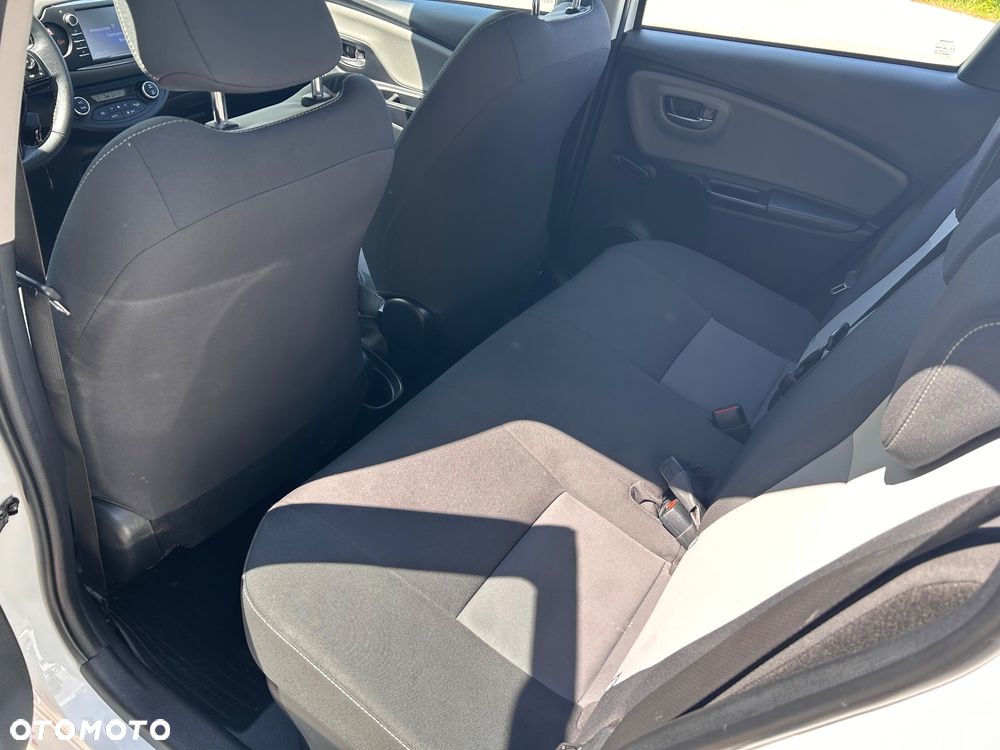 Toyota Yaris Hybrid 100 Premium - 37