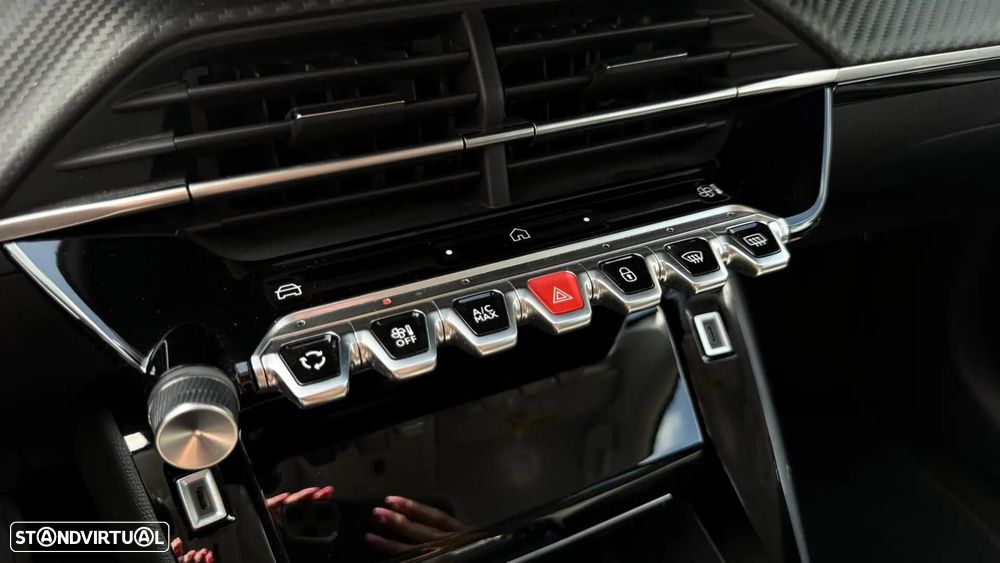 Peugeot 208 1.2 Hybrid Allure e-DCS6 - 17