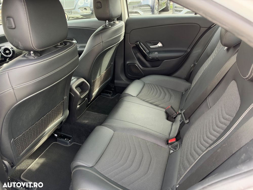 Mercedes-Benz A 180 d Sedan 7G-DCT Style - 17