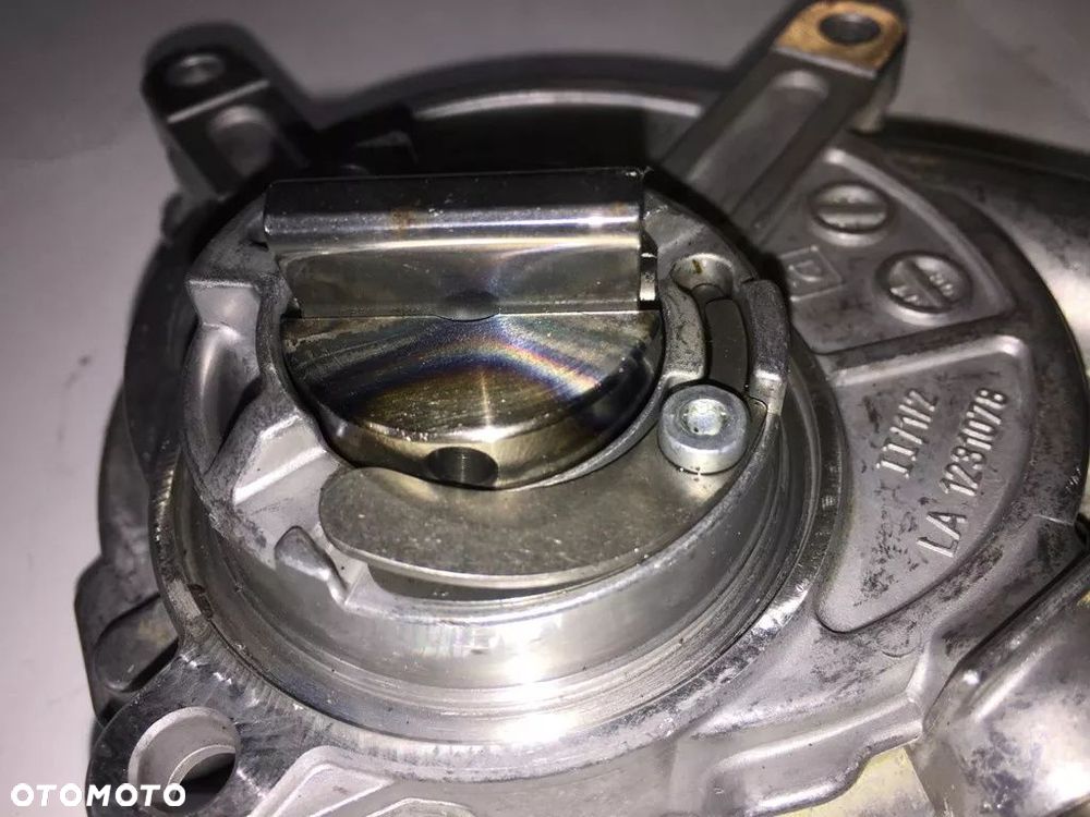 MERCEDES Dodge pompa Vacum A2722300465 n--a - 3