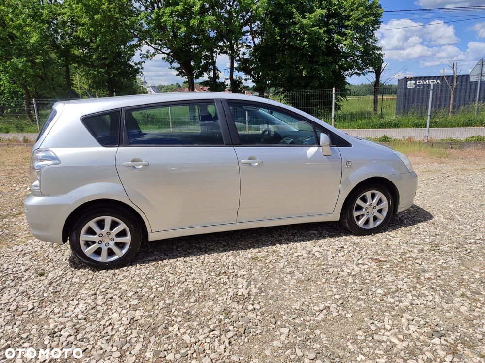 Toyota Corolla Verso - 9