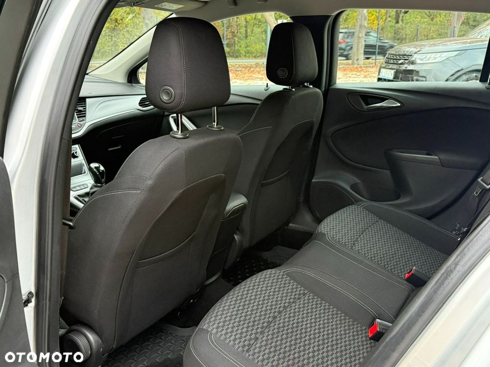 Opel Astra 1.6 CDTI Enjoy - 12