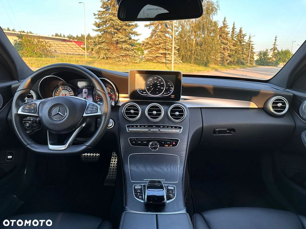 Mercedes-Benz Klasa C AMG 43 4Matic 9G-TRONIC - 25