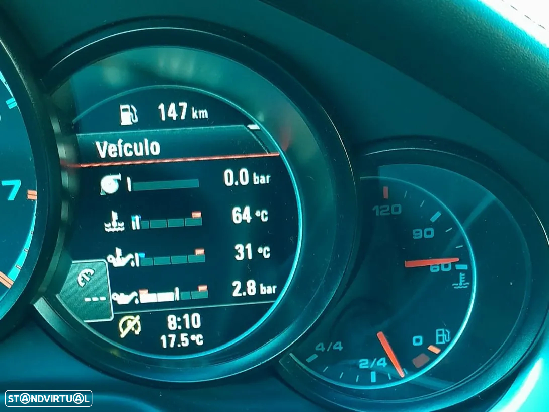 Porsche Panamera Turbo PDK - 17