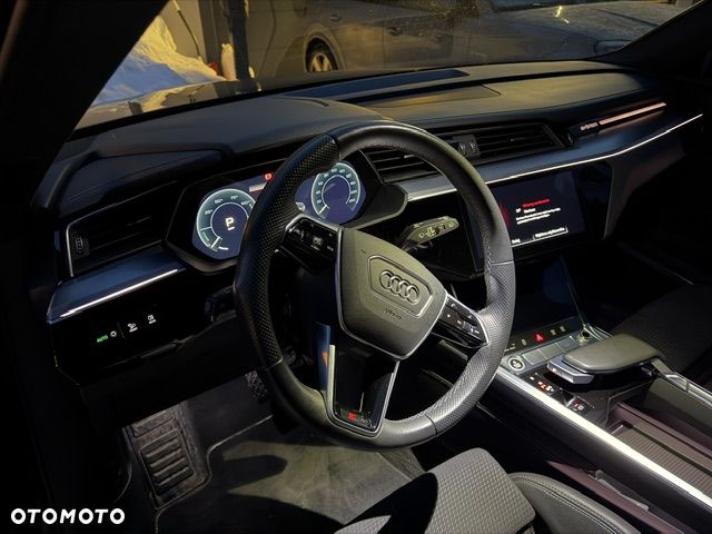 Audi e-tron - 10