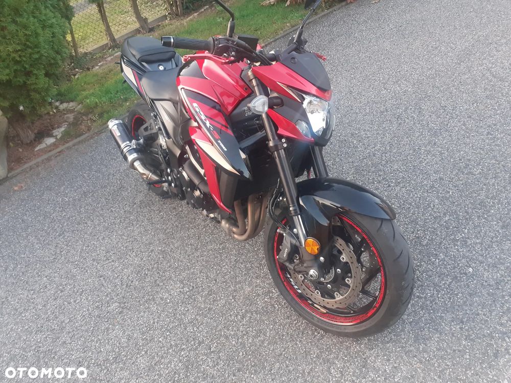 Suzuki GSX - 22