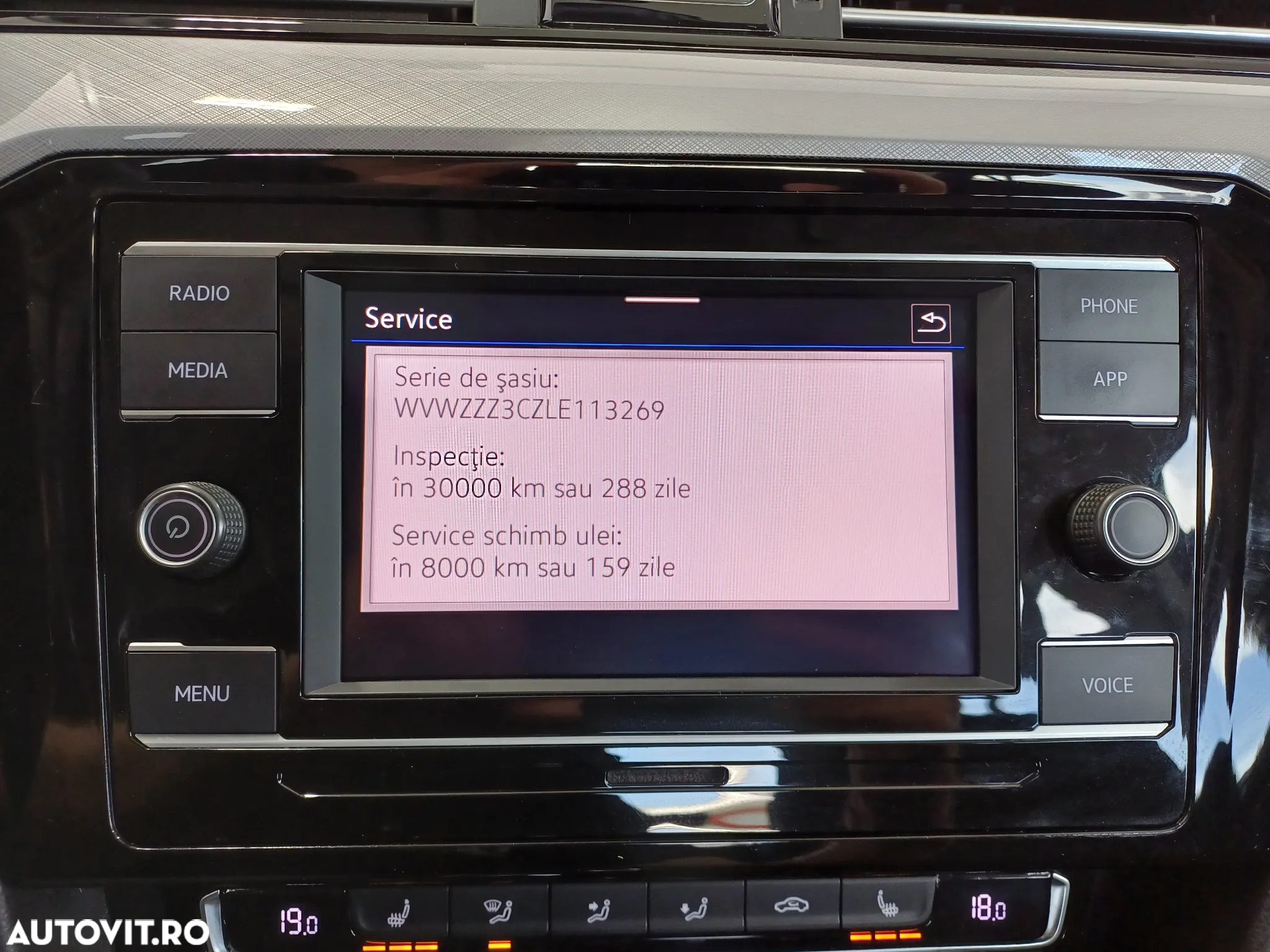 Volkswagen Passat 2.0 TDI DSG Comfortline - 18