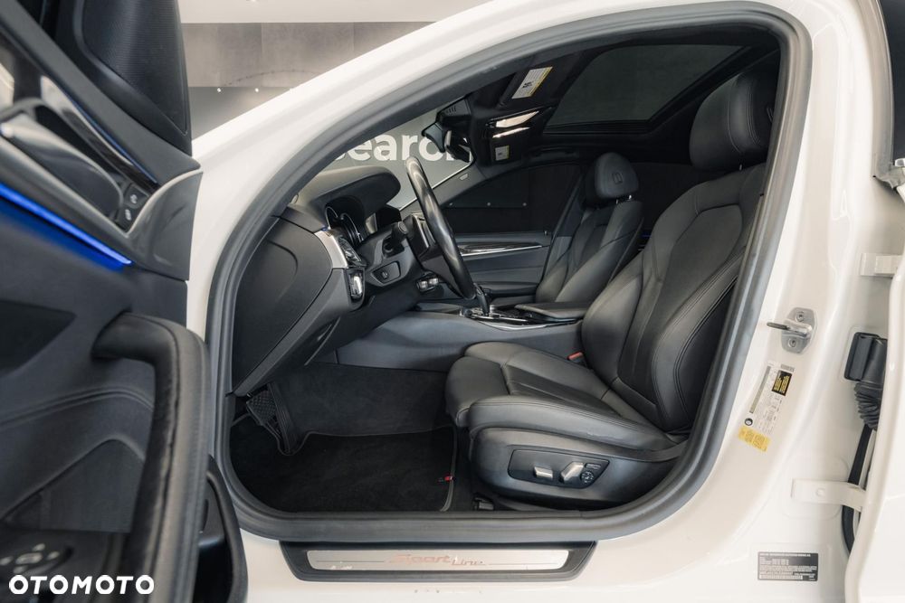 BMW Seria 5 530i Sport Line sport - 14