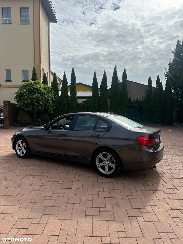 BMW Seria 3 328i xDrive - 7