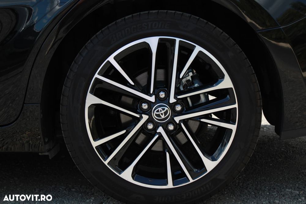 Toyota Camry 2.5 HEV Executive - 17