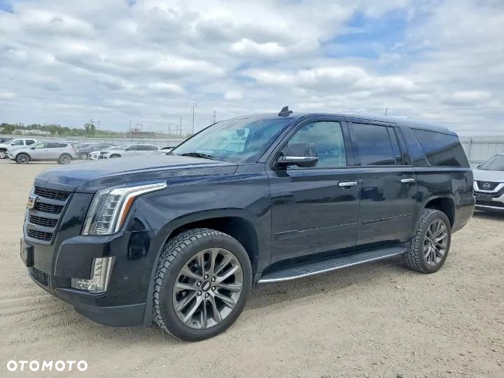 Cadillac Escalade - 1