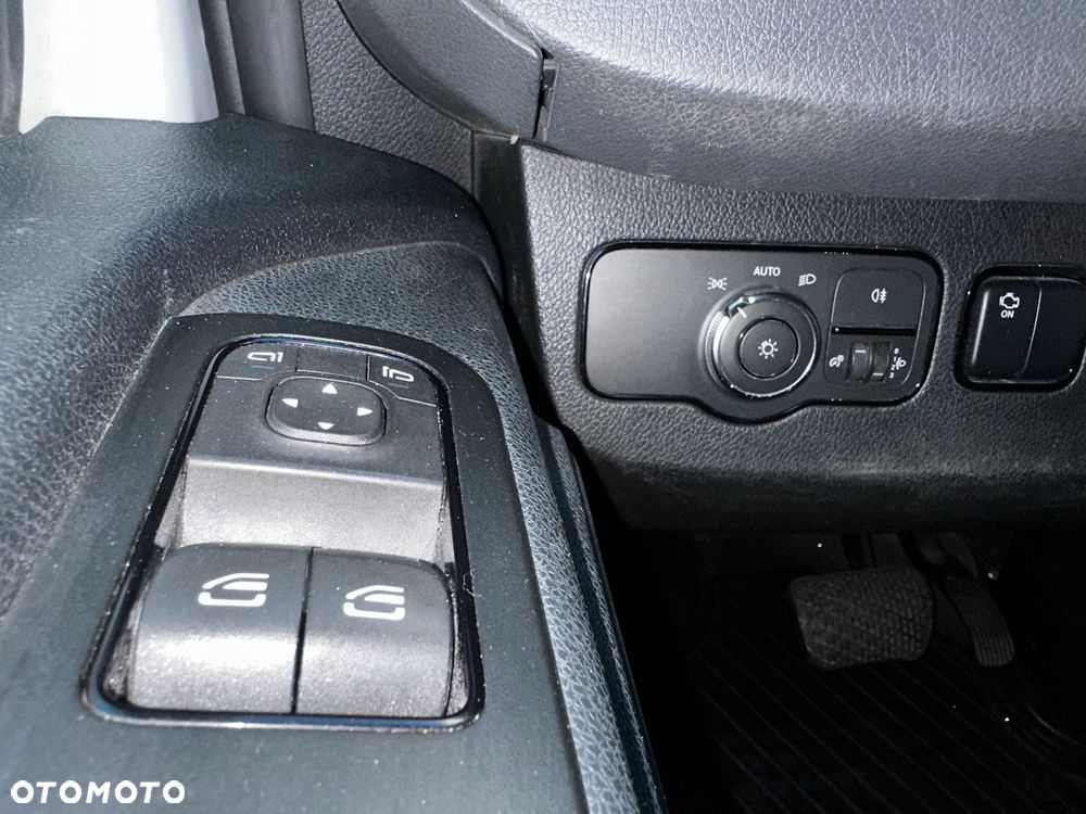 Mercedes-Benz Sprinter - 16