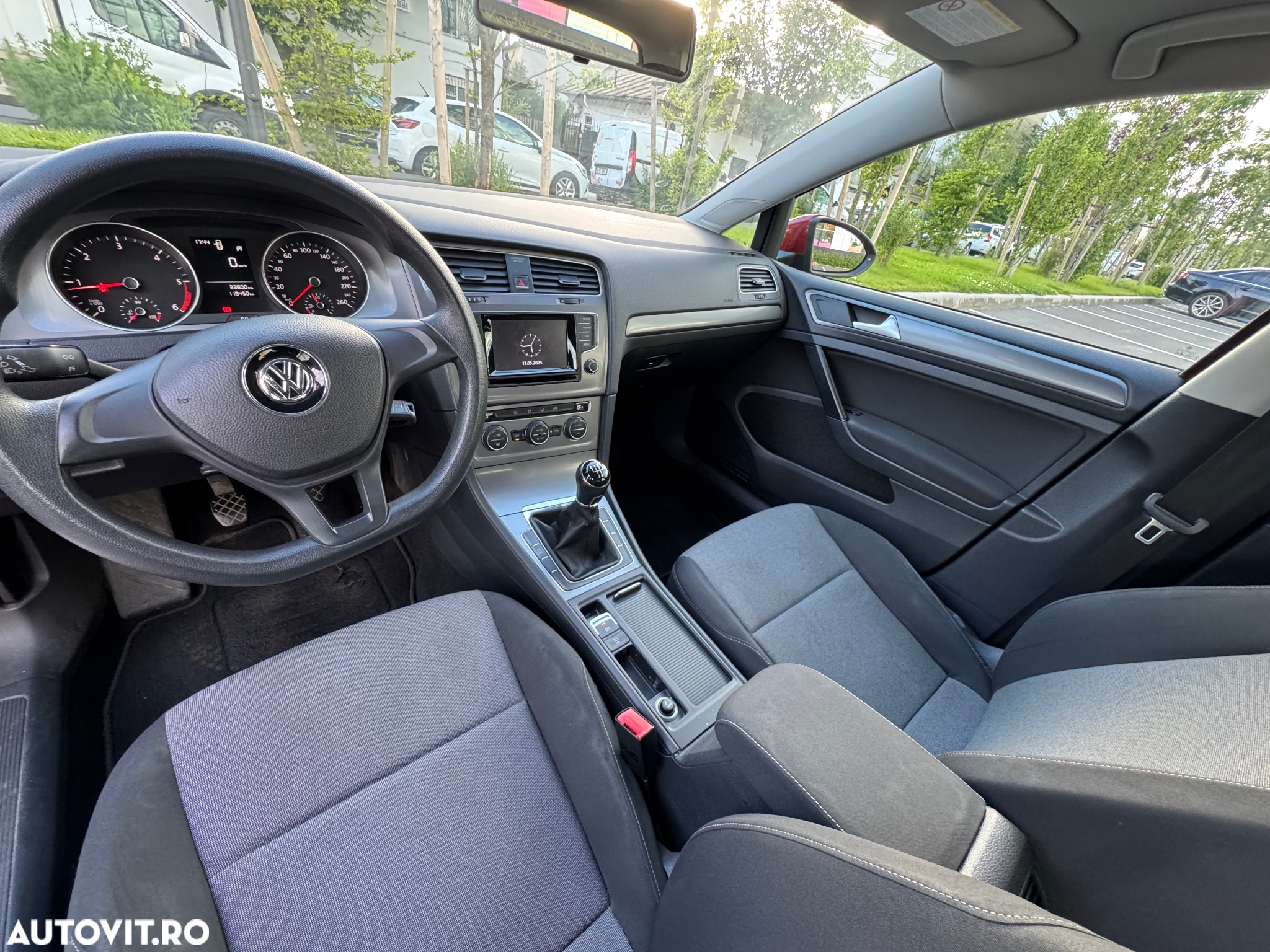 Volkswagen Golf 1.6 TDI BMT Comfortline - 10