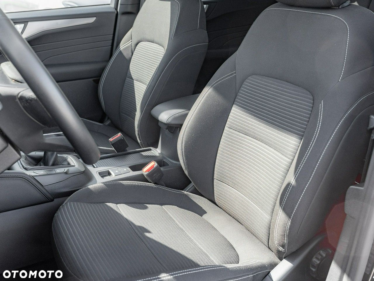 Ford Kuga 1.5 EcoBoost FWD Titanium - 15