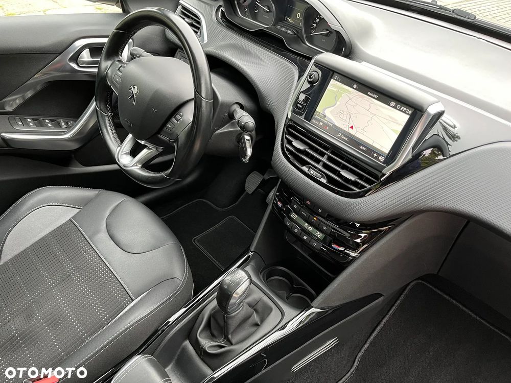 Peugeot 2008 1.6 BlueHDi Allure - 17