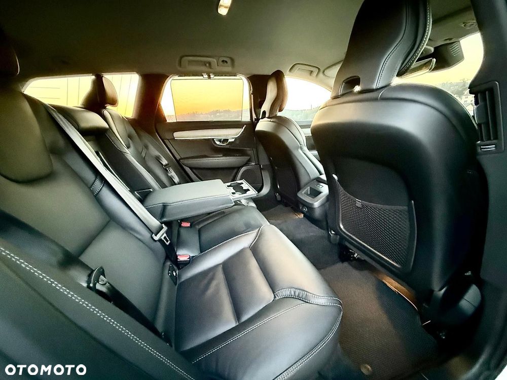 Volvo V90 Cross Country - 31