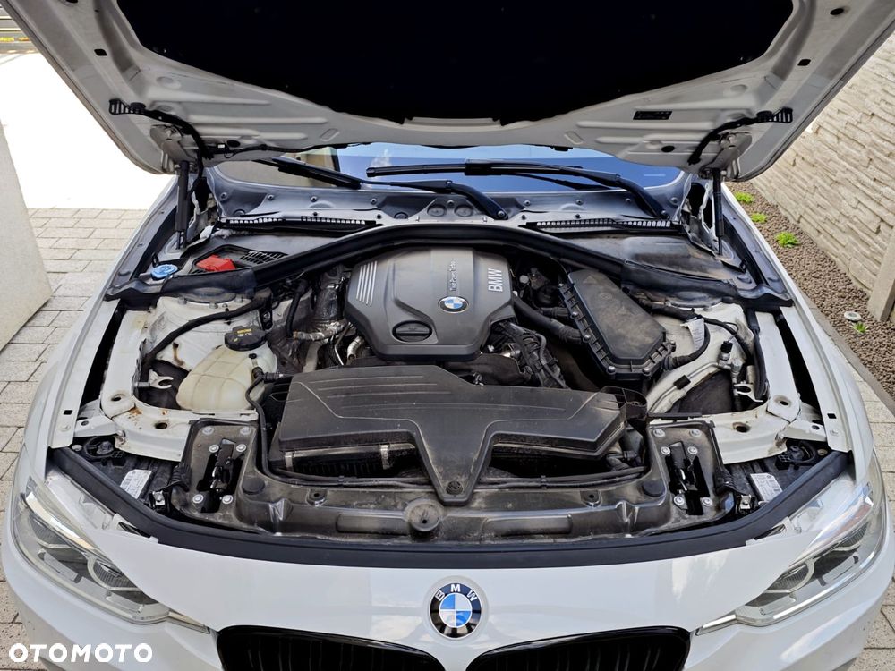 BMW Seria 3 318d M Sport Shadow - 17