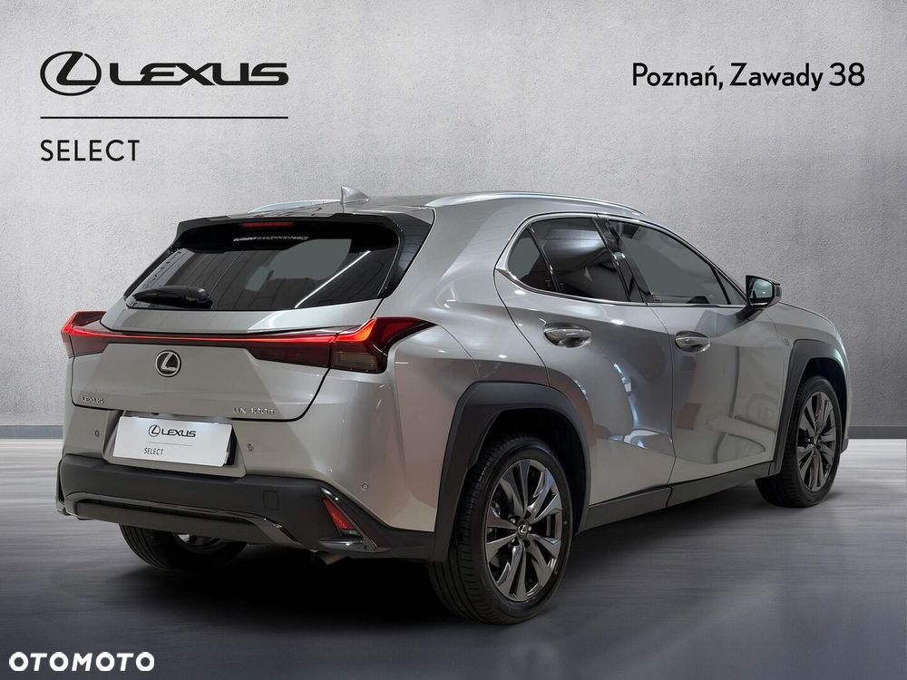 Lexus UX 300h F Sport Design - 3