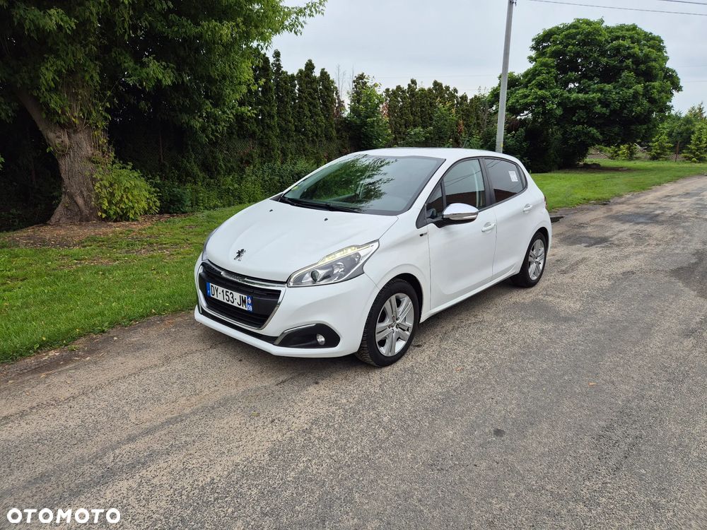 Peugeot 208 - 15