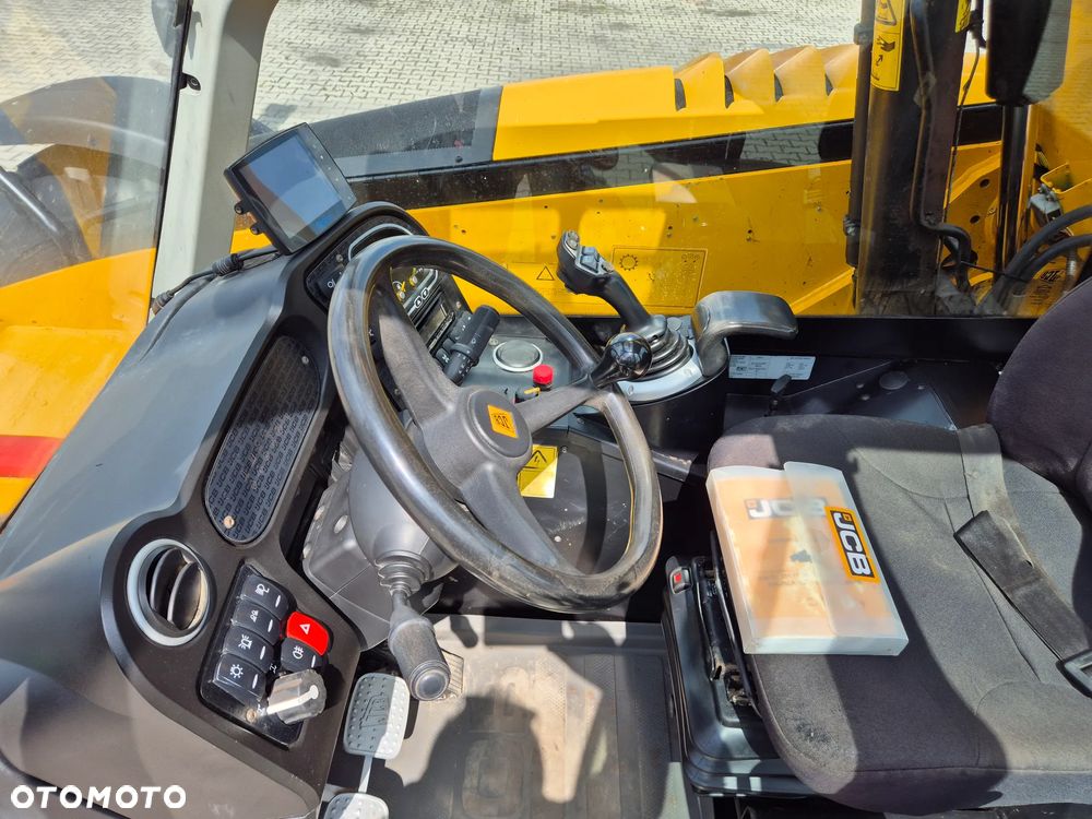 JCB 526-56 AGRIPLUS - 15