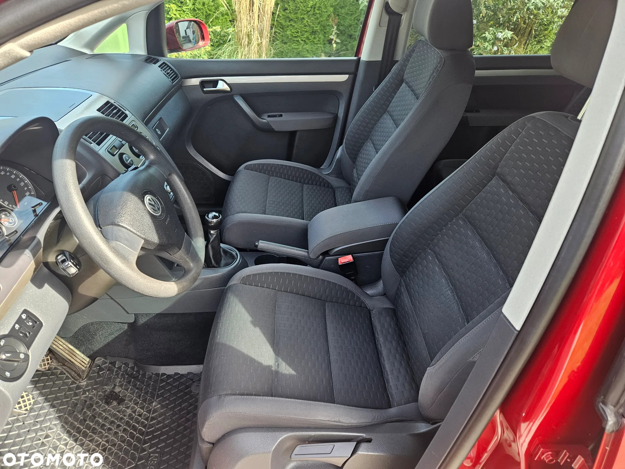 Volkswagen Touran 2.0 TDI DPF BlueMotion Technology Comfortline - 8