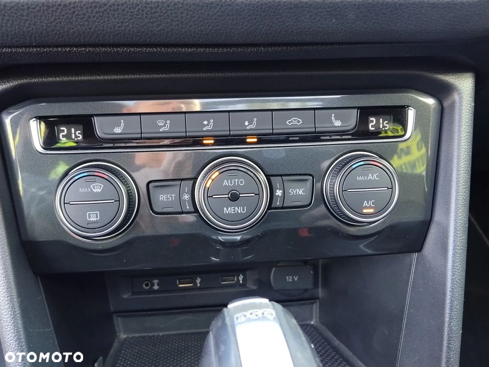 Volkswagen Tiguan - 22