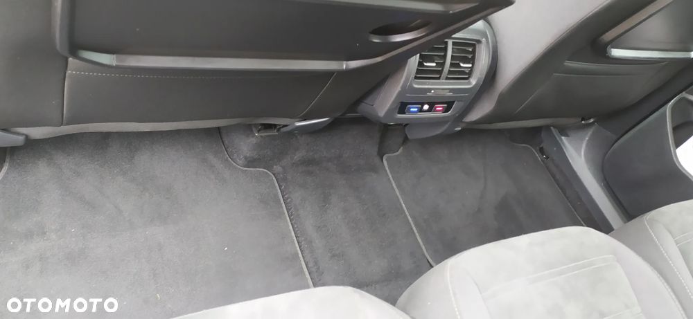 Volkswagen Touran 2.0 TDI BMT Highline - 15