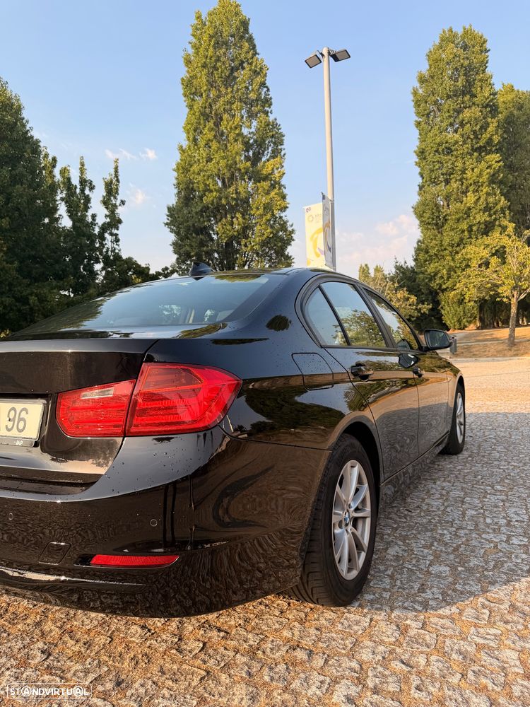 BMW 318 d Auto - 9