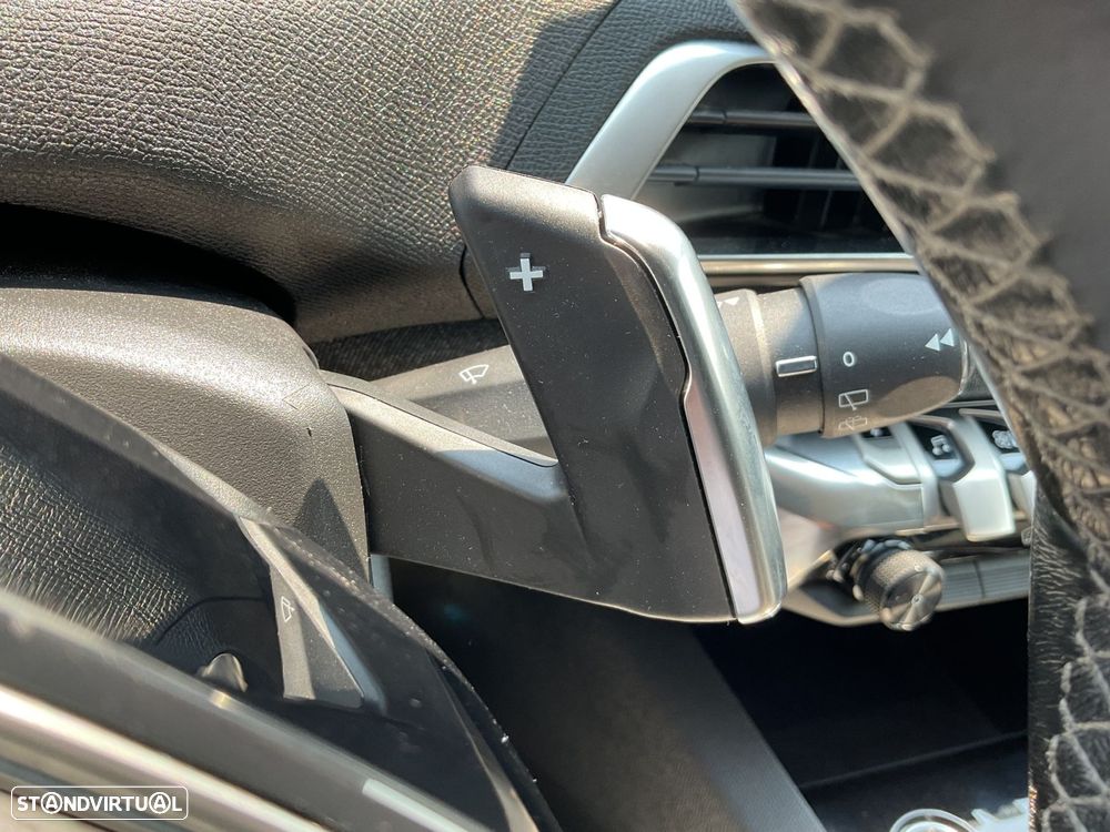 Peugeot 3008 1.6 Hybrid4 Allure e-EAT8 - 22