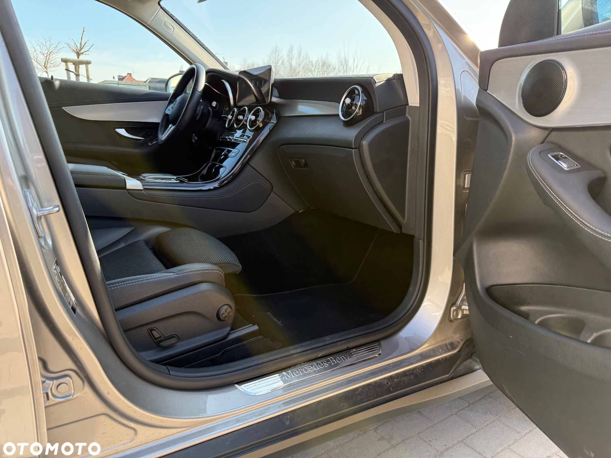 Mercedes-Benz GLC 300 e 4-Matic Business Edition - 27