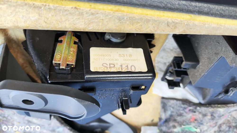 BOCZKI BOCZEK TAPICERKA DRZWI LEWY PRAWY TYŁ ROLETA ŻALUZJA KOMPLET A2118100520 A2118100620 A2117302663 A2118100830 A2117302563 A2118100730 MERCEDES E-KLASA W211 - 15