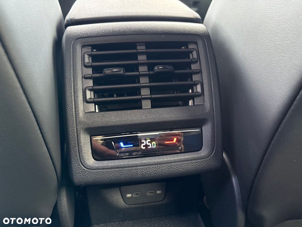 Volkswagen Golf - 17