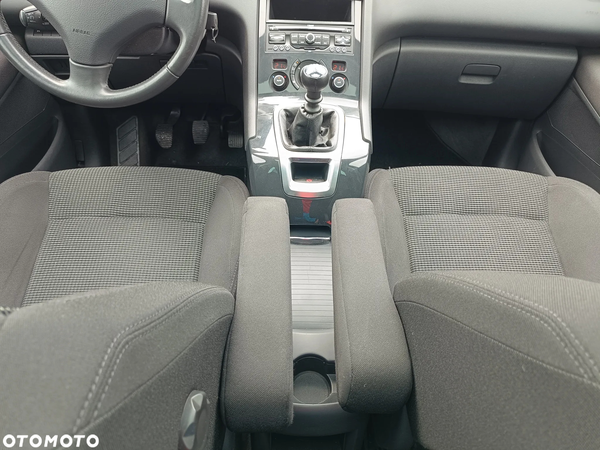 Peugeot 5008 1.6 THP Allure 7os - 24