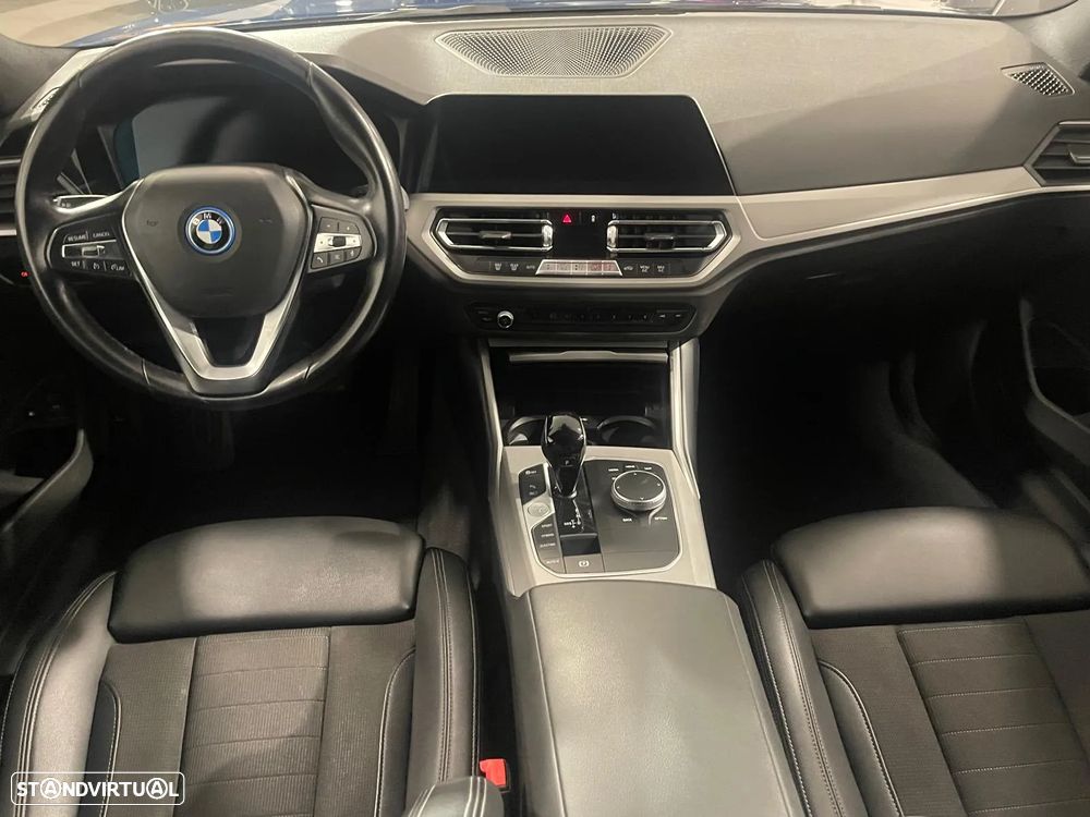 BMW 320 e Touring Line Sport Auto - 36