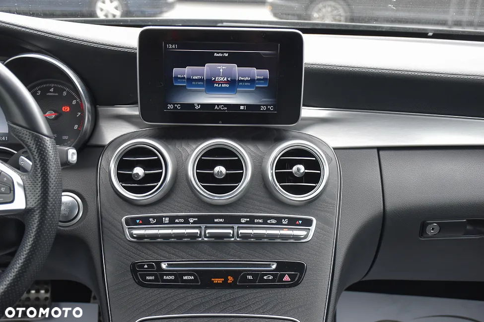 Mercedes-Benz Klasa C 300 Coupe 9G-TRONIC Night Edition - 32