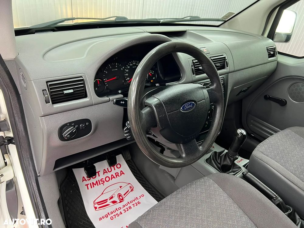 Ford Transit Connect - 10