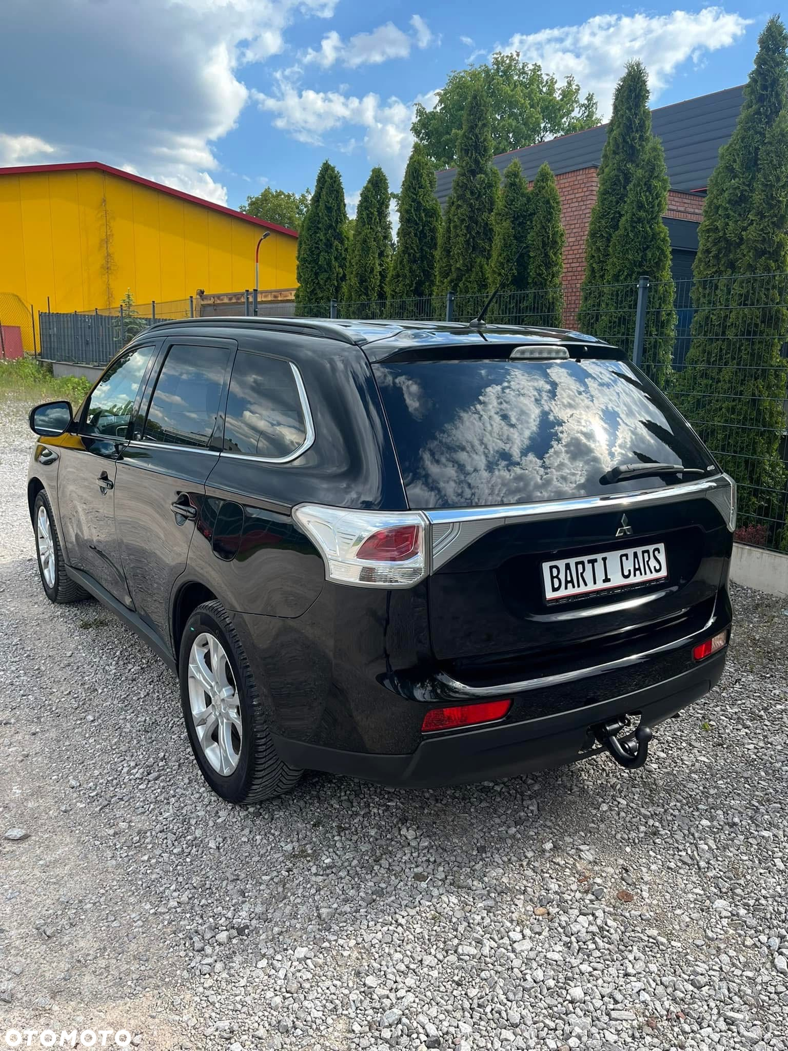 Mitsubishi Outlander 2.2 DI-D 4WD Instyle - 2