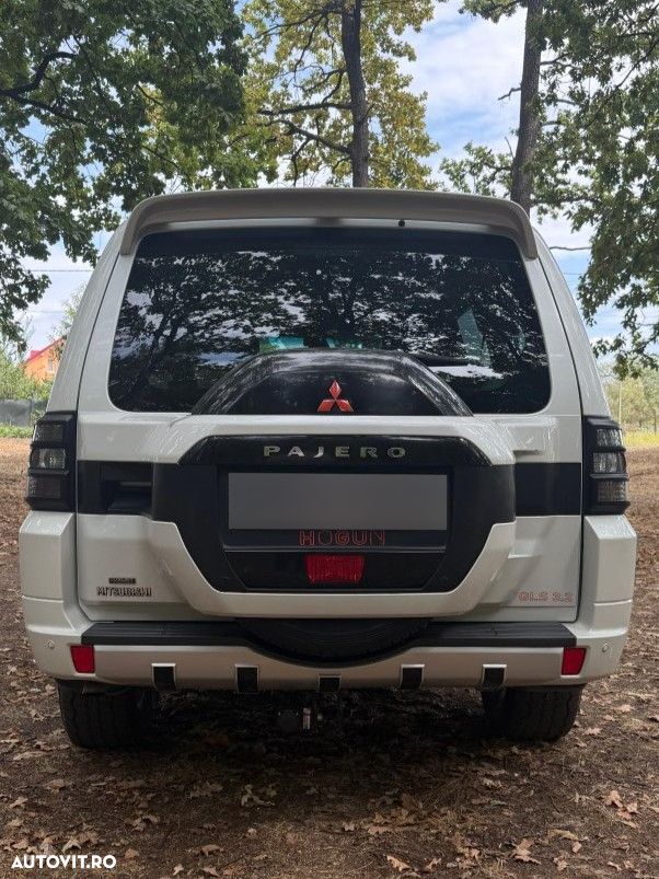 Mitsubishi Pajero - 4