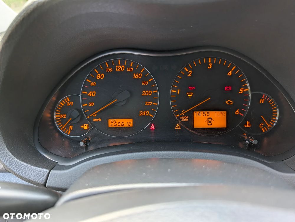 Toyota Avensis 2.0 D-4D Team - 22