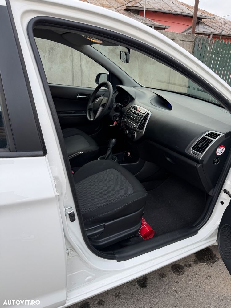 Hyundai i20 1.1 CRDi M/T Confort - 9