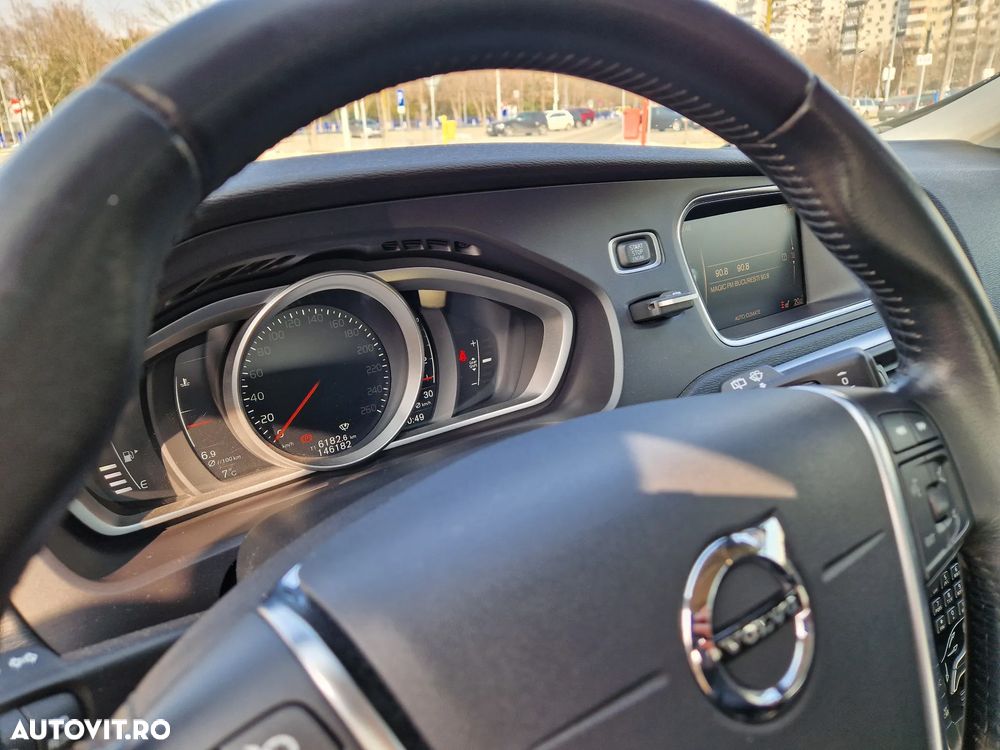 Volvo V40 D2 Inscription - 13