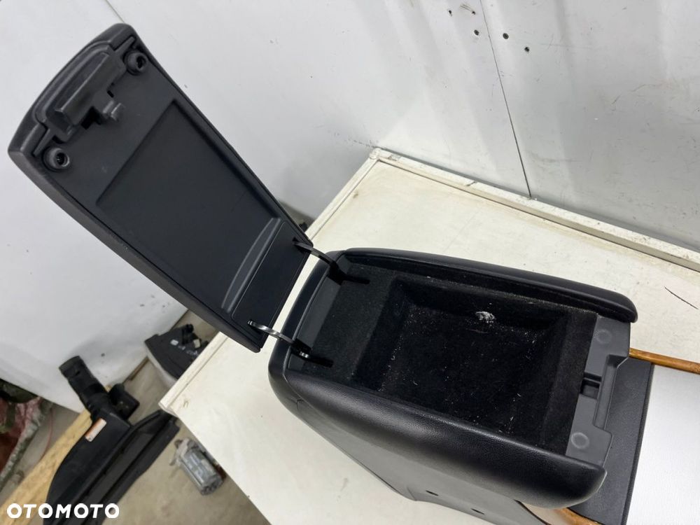 Tunel środkowy Hyundai Grandeur IV 05-11r. podłokietnik uchwyt na kubki - 5