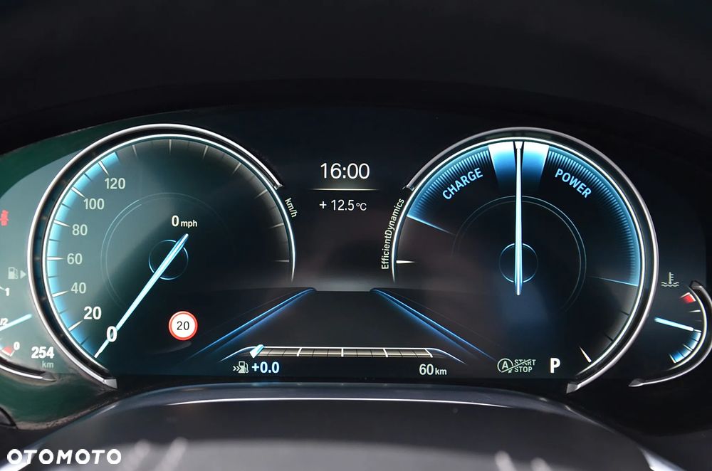 BMW Seria 7 740Li - 33