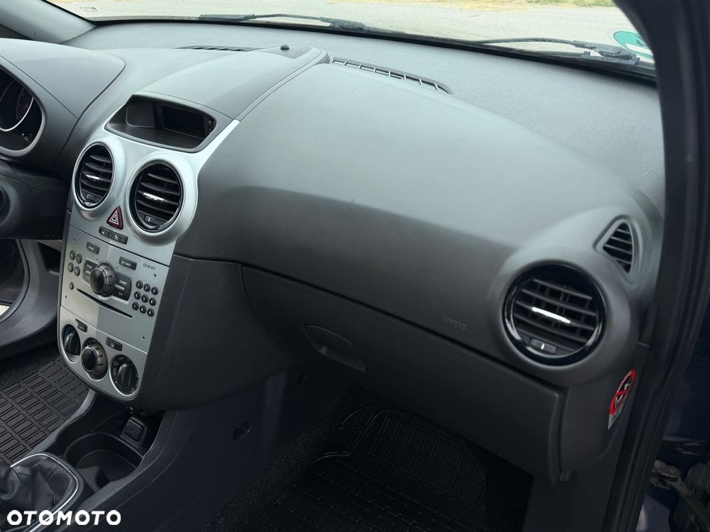 Opel Corsa 1.2 16V Cosmo - 30