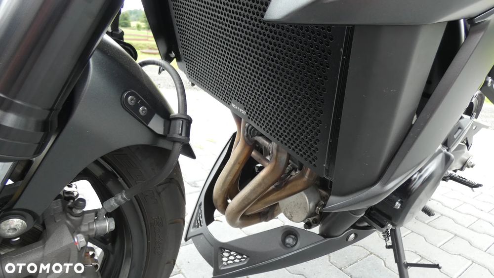 Suzuki GSX - 16