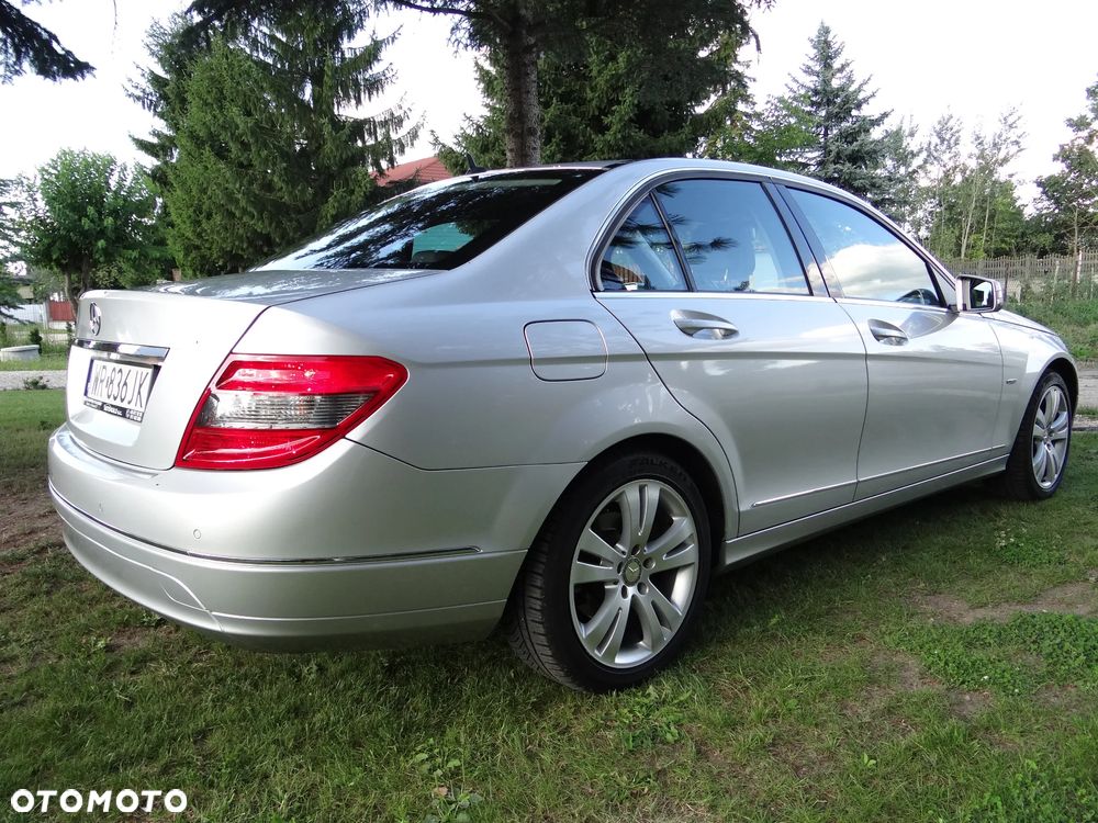 Mercedes-Benz Klasa C 180 BlueEFFICIENCY 7G-TRONIC Avantgarde - 10