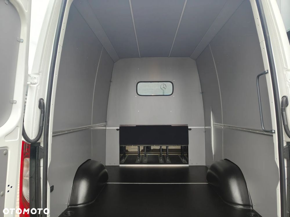 Mercedes-Benz Sprinter - 29